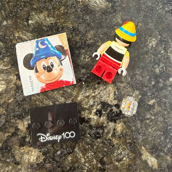 Disney 100 Pinocchio Lego Mystery Mini-figure - Picture 4 of 6